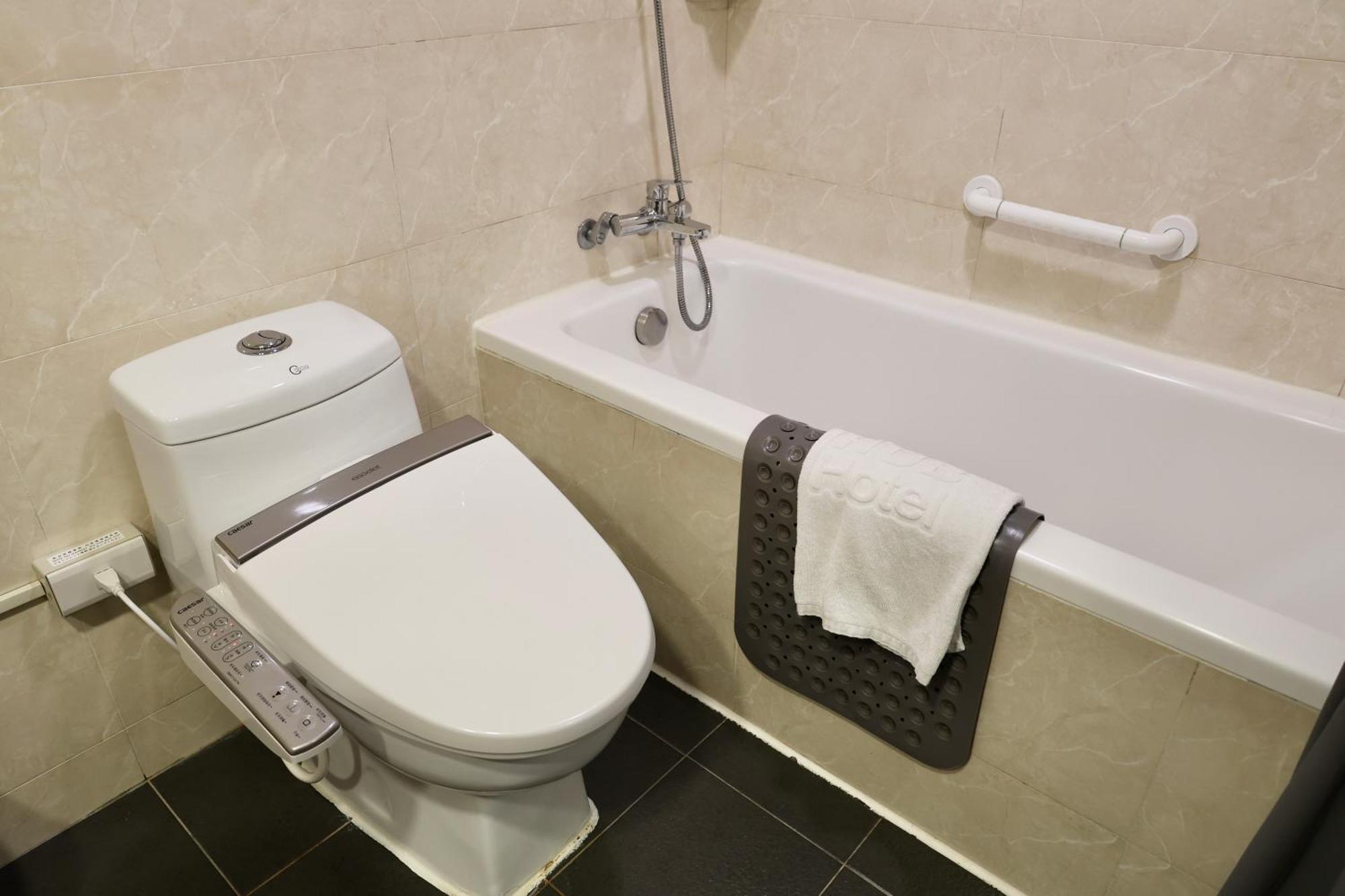 Hub Hotel - Zhongshan Branch Taipei Bagian luar foto