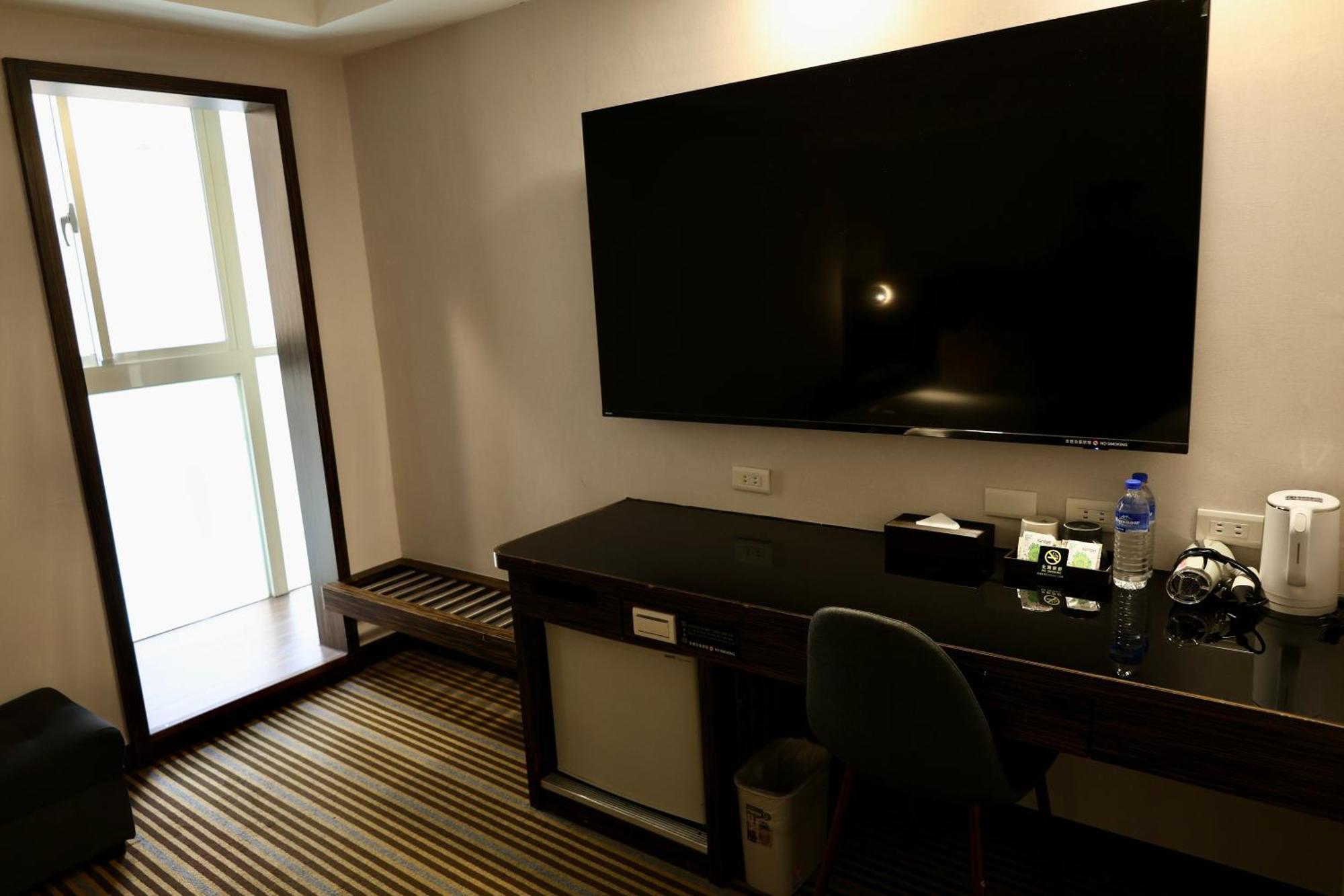 Hub Hotel - Zhongshan Branch Taipei Bagian luar foto