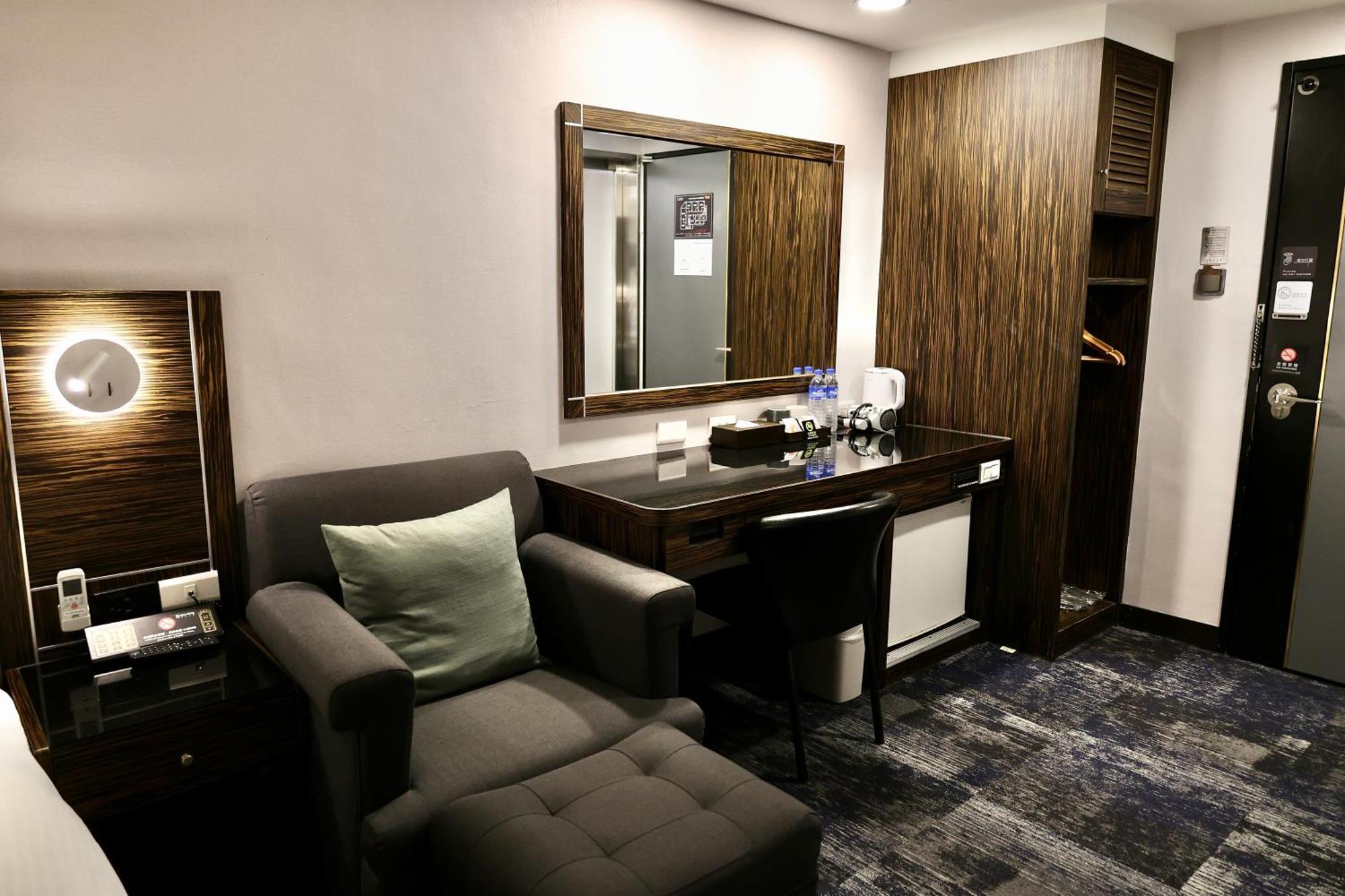 Hub Hotel - Zhongshan Branch Taipei Bagian luar foto