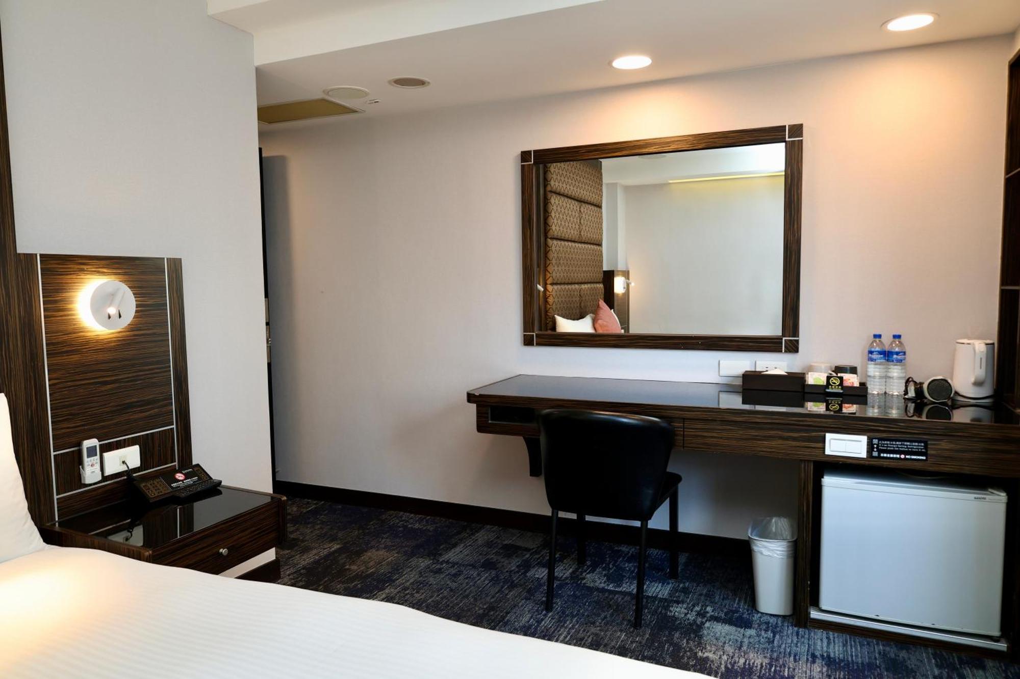 Hub Hotel - Zhongshan Branch Taipei Bagian luar foto